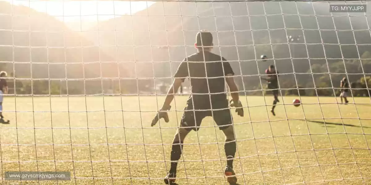 📺高清直播，零时差狂欢！锁定屏幕，不错过每一个绝杀瞬间！